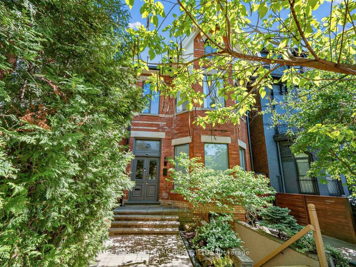 Property Photo: 25 Grange Avenue ON M5T 1C6