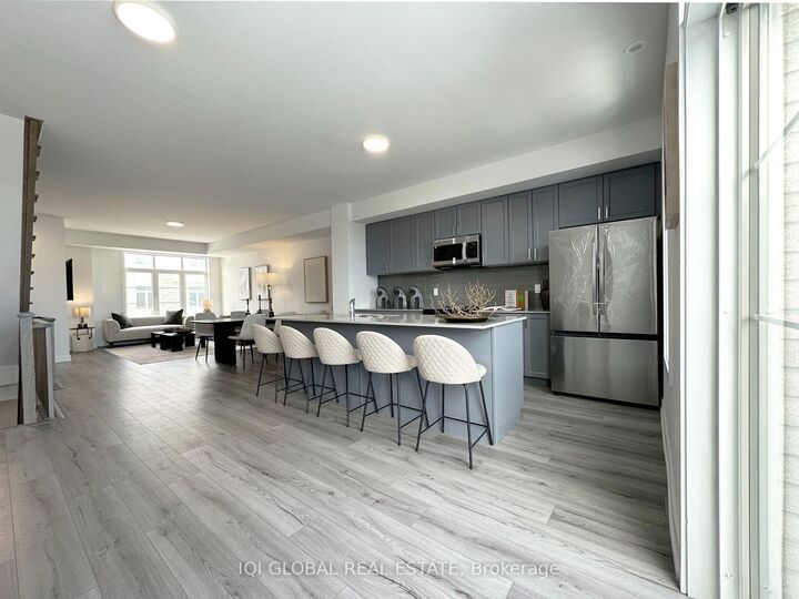 Property Photo: 1655 Palmers Sawmill Road 403 ON L1X 0R3