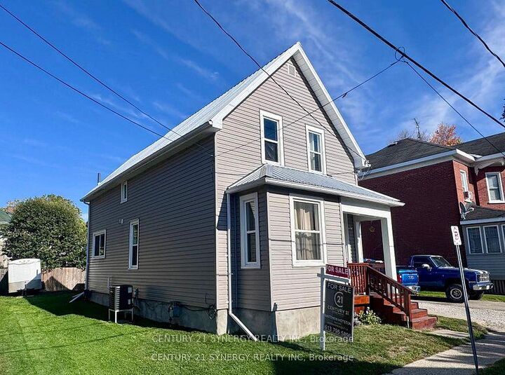 Property Photo: 25 Kensington Avenue ON K7A 2K6