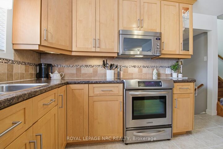Property Photo: 37 Spruceside Crescent ON L3E 0G1
