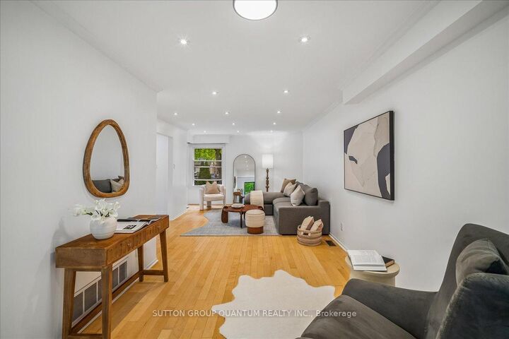 Property Photo: 1023 Runnymead Crescent ON L6M 1C5