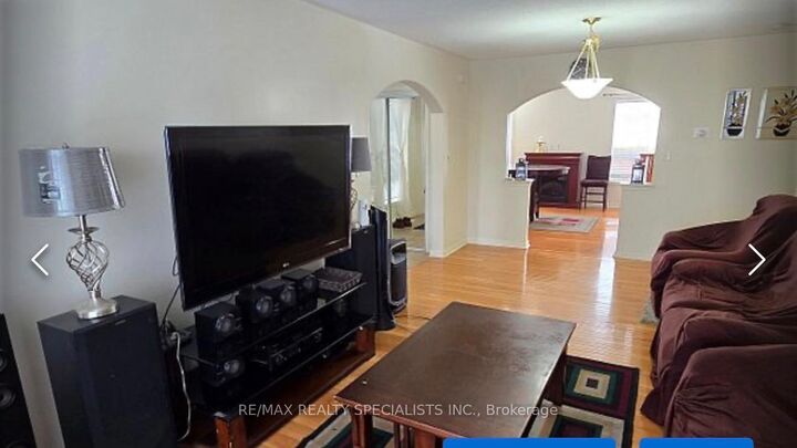 Property Photo: 35 Triple Crown Drive ON L6S 0A4