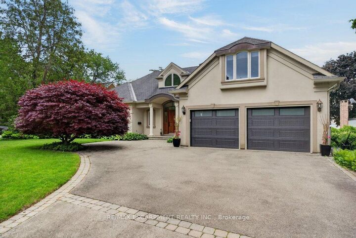 Property Photo: 3312 Lakeland Crescent ON L7N 1B8