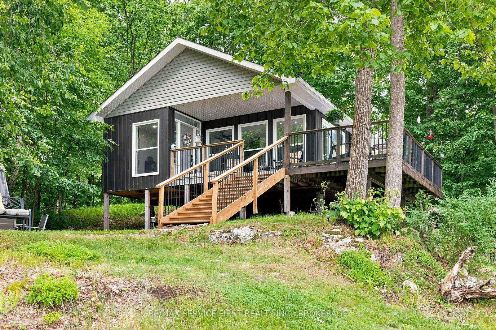 Property Photo: 819 Jims Lane ON K0H 2N0