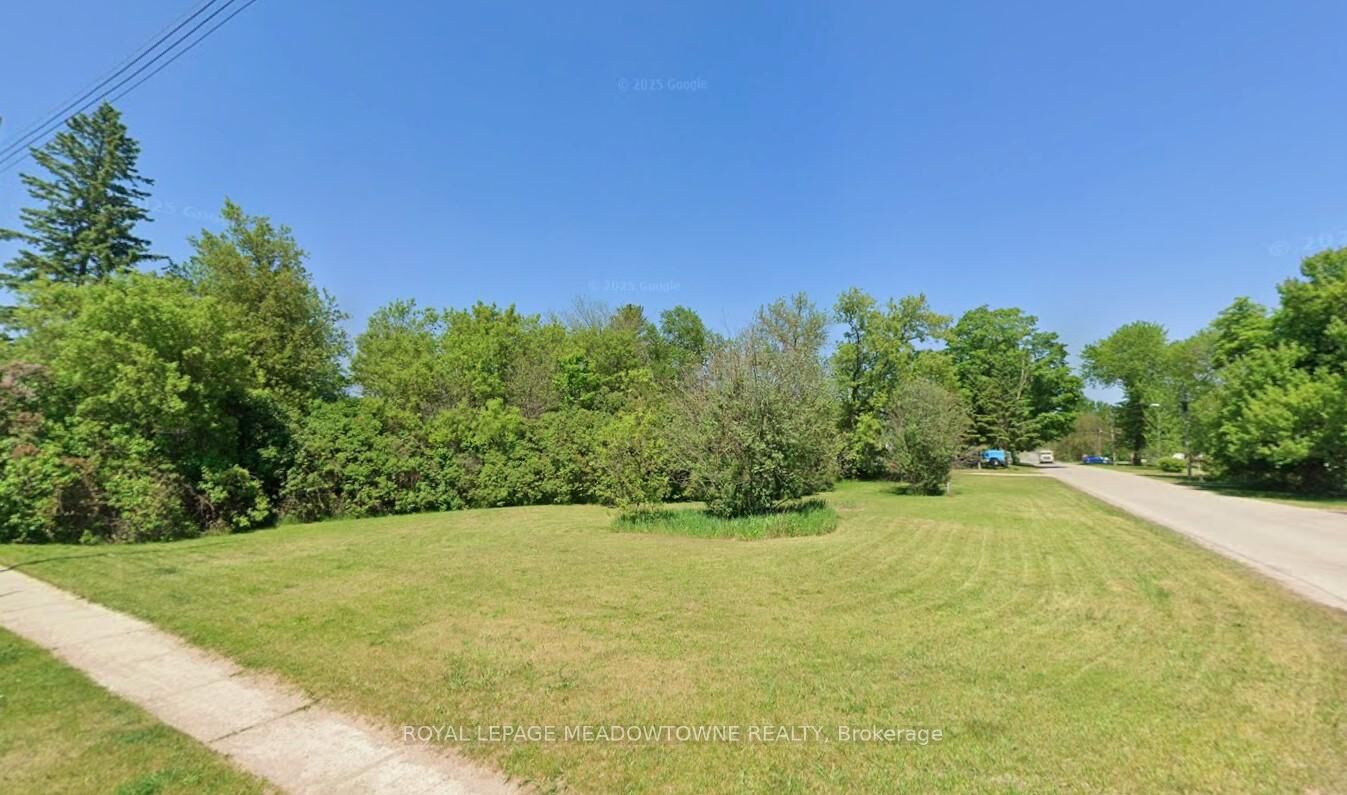Property Photo:  29 Depot Street  ON L0M 1M0 