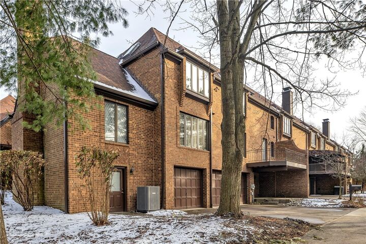 Property Photo:  106 Bristol Sq  PA 15238 