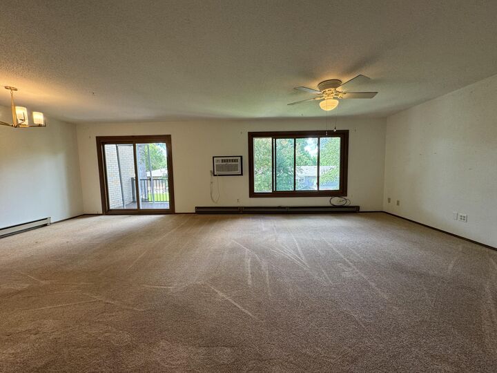 Property Photo: 723 NE 15th Avenue 11 SD 57401