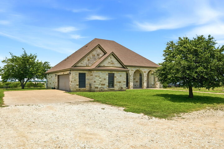 Property Photo: 701 County Road 107 TX 78626