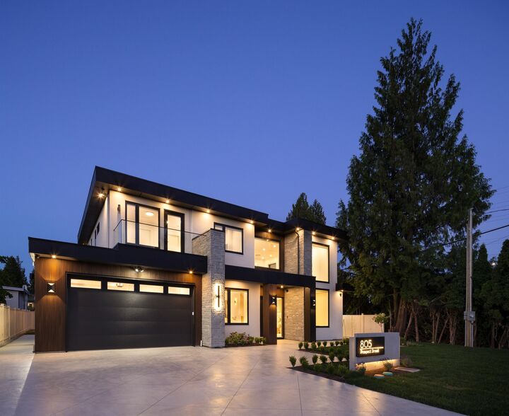 Property Photo: 805 Prospect Street BC V3J 6E8