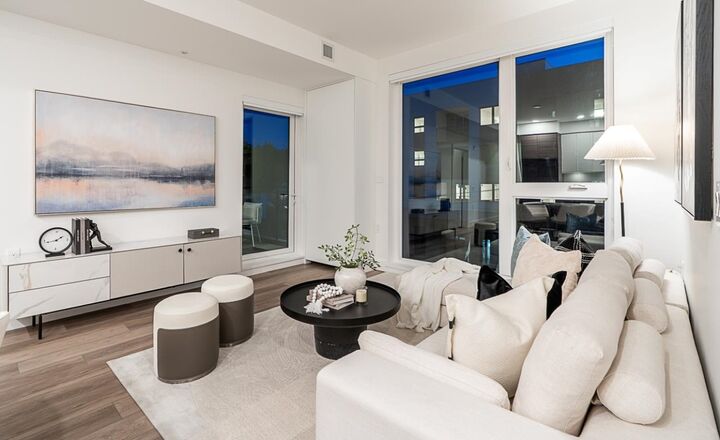 Property Photo: 422 Lakewood Drive 201 BC V5L 0E8