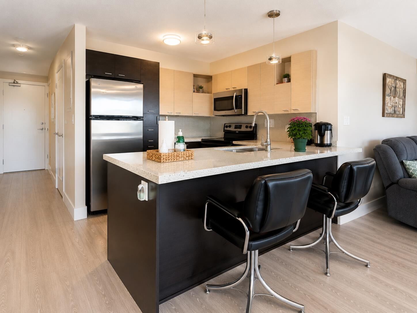 Property Photo: 7445 120 Street 306 BC V4C 0B3