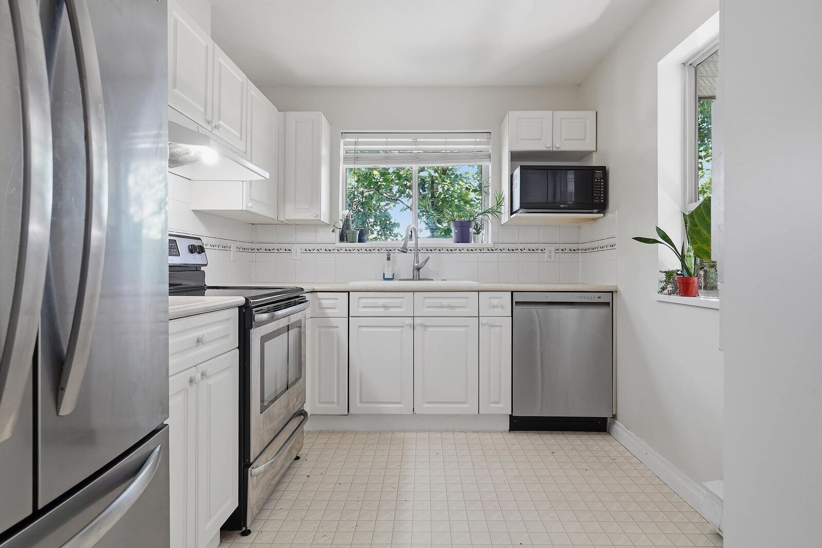 Property Photo: 4758 53 Street 209 BC V4K 2Z1