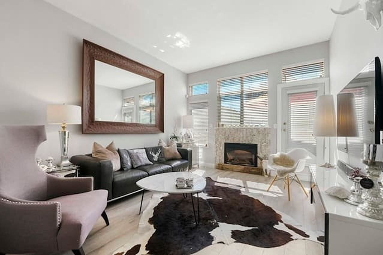 Property Photo: 136 W 4th Street D BC V7M 1H5