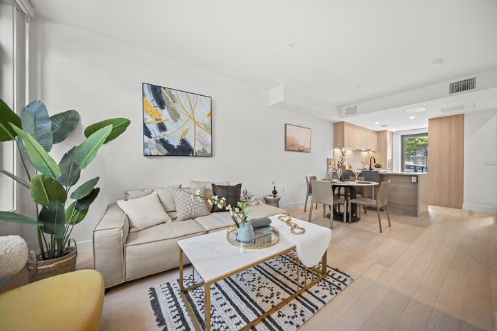 Property Photo: 6352 Oak Street BC V6P 2W4