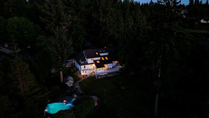 Property Photo: 16233 30B Avenue BC V4P 2X7