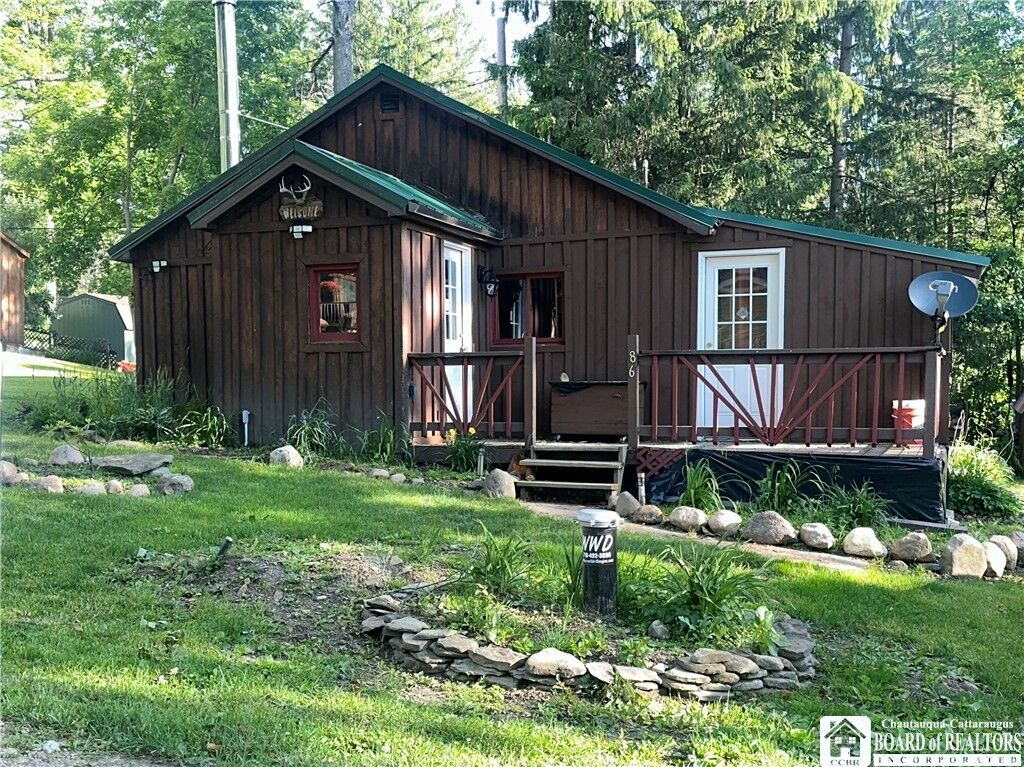 Property Photo:  86 Wildemere Drive  NY 14009 