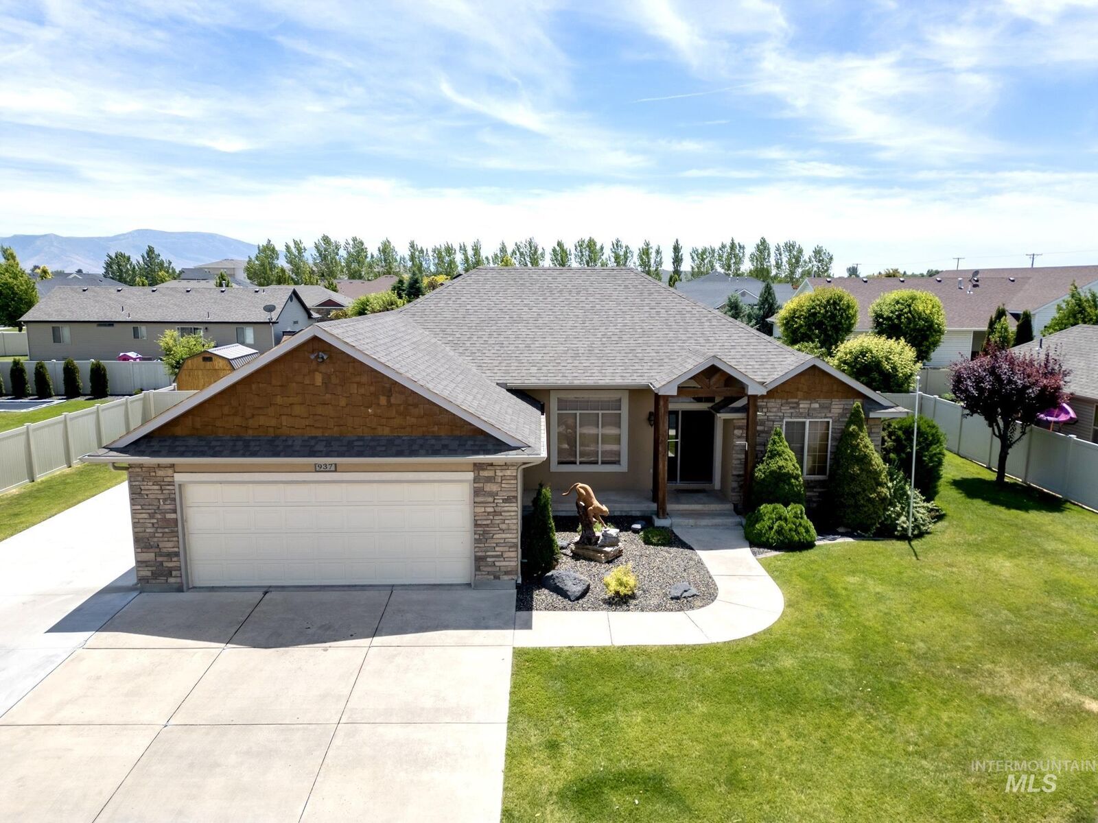 Property Photo:  937 Oakwood Ave  ID 83318 