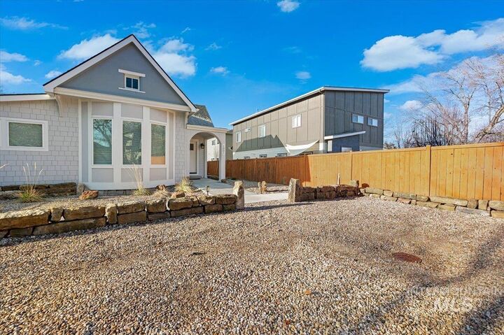Property Photo: 1001/1003 E. Franklin St. ID 83712