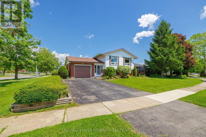 Property Photo:  2 Wychwood Road  ON L3C 5V3 