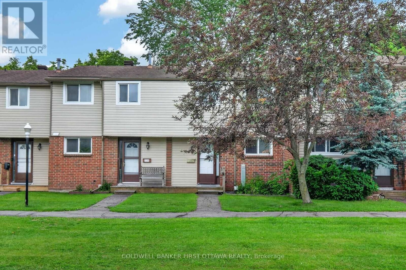 Property Photo: 1444 Palmerston Drive 98 ON K1J 8P1