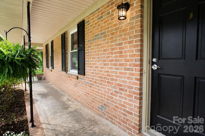 Property Photo: 2914 Dresden Drive NC 28054