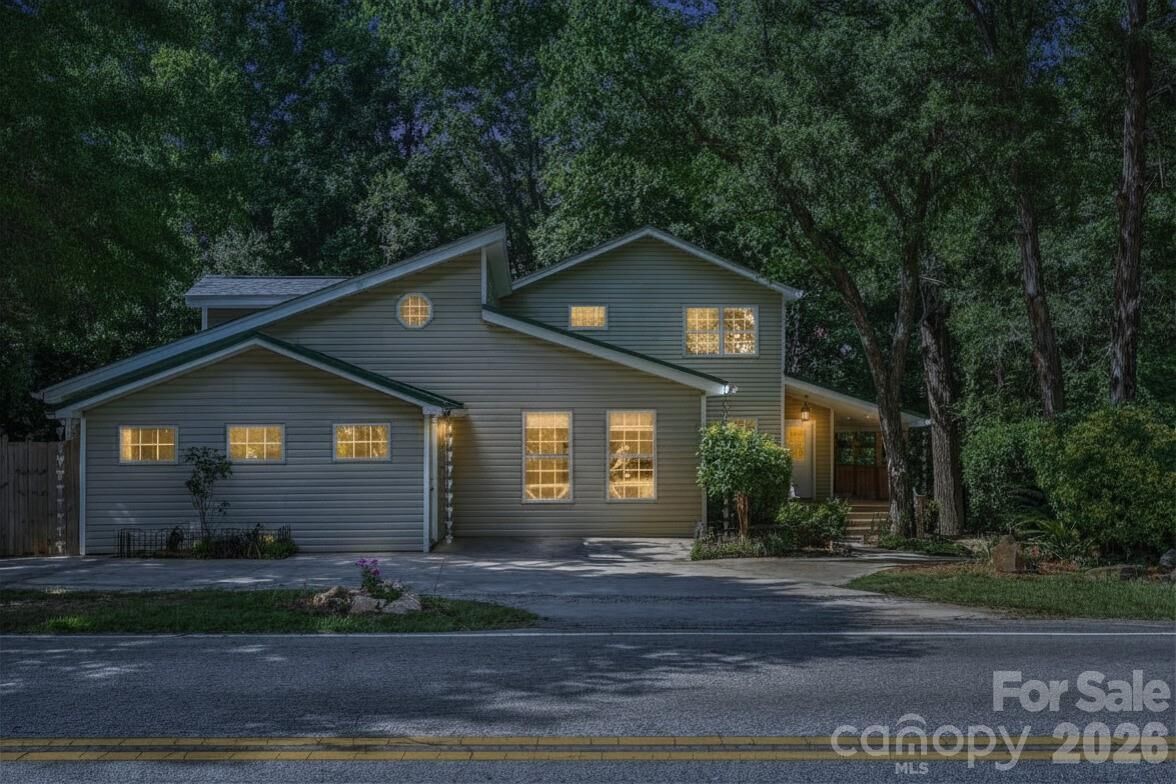 Property Photo:  1516 Hensley Road  SC 29715 