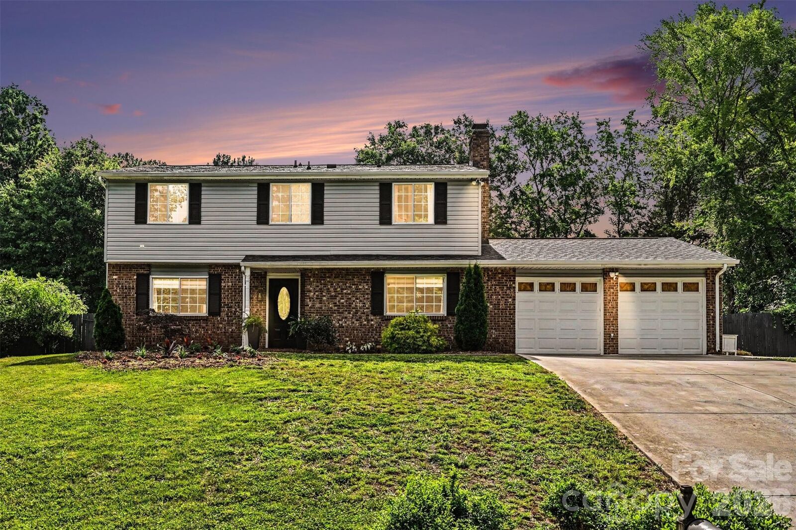 Property Photo:  5821 Shadow Creek Road  NC 28226 