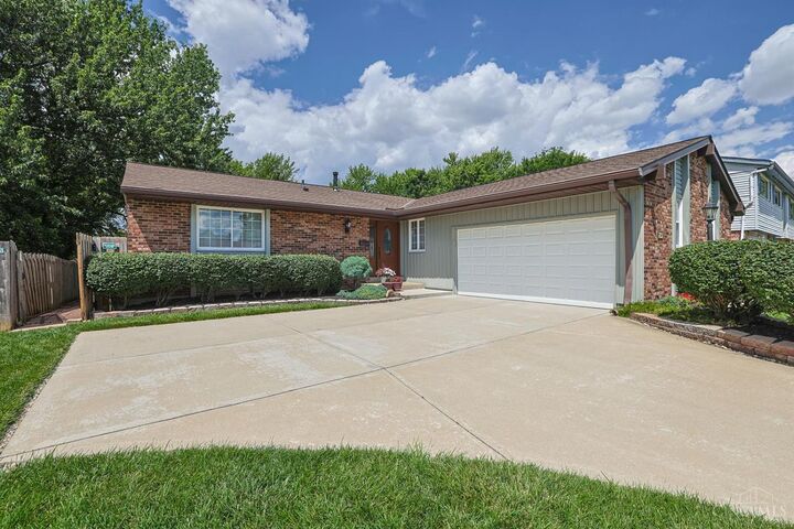 Property Photo:  1858 Fallbrook Lane  OH 45240 