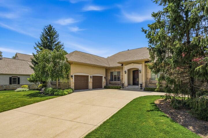 Property Photo:  7843 Windy Hill Court  OH 43016 