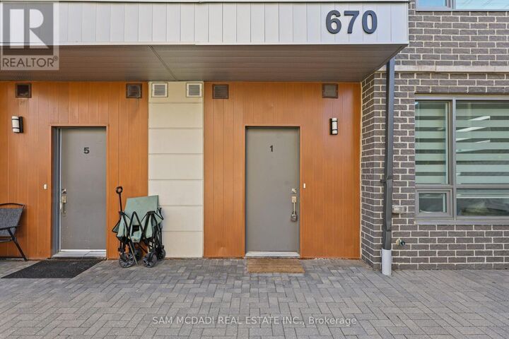 Property Photo:  670 Atwater Avenue 1  ON L5G 0B6 