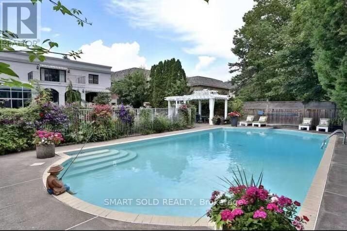 Property Photo:  157 Gordon Road  ON M2P 1E7 