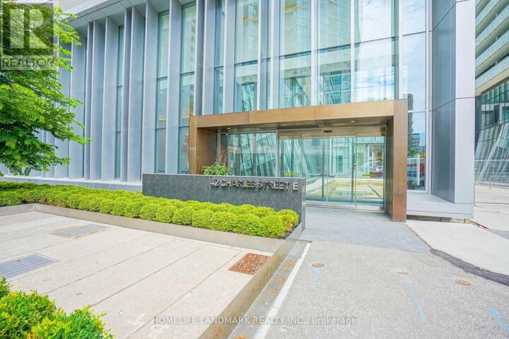 Property Photo:  42 Charles Street East 3209  ON M4Y 1T4 