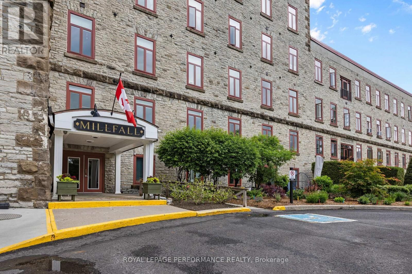 Photo de la propriété: 1 Rosamond Street East 106 ON K0A 1A0