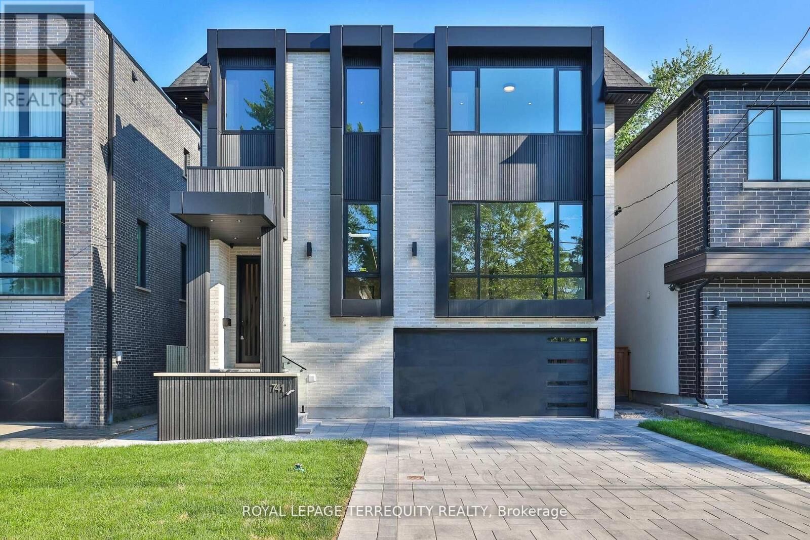 Property Photo:  741 Woburn Avenue  ON M5M 1M2 