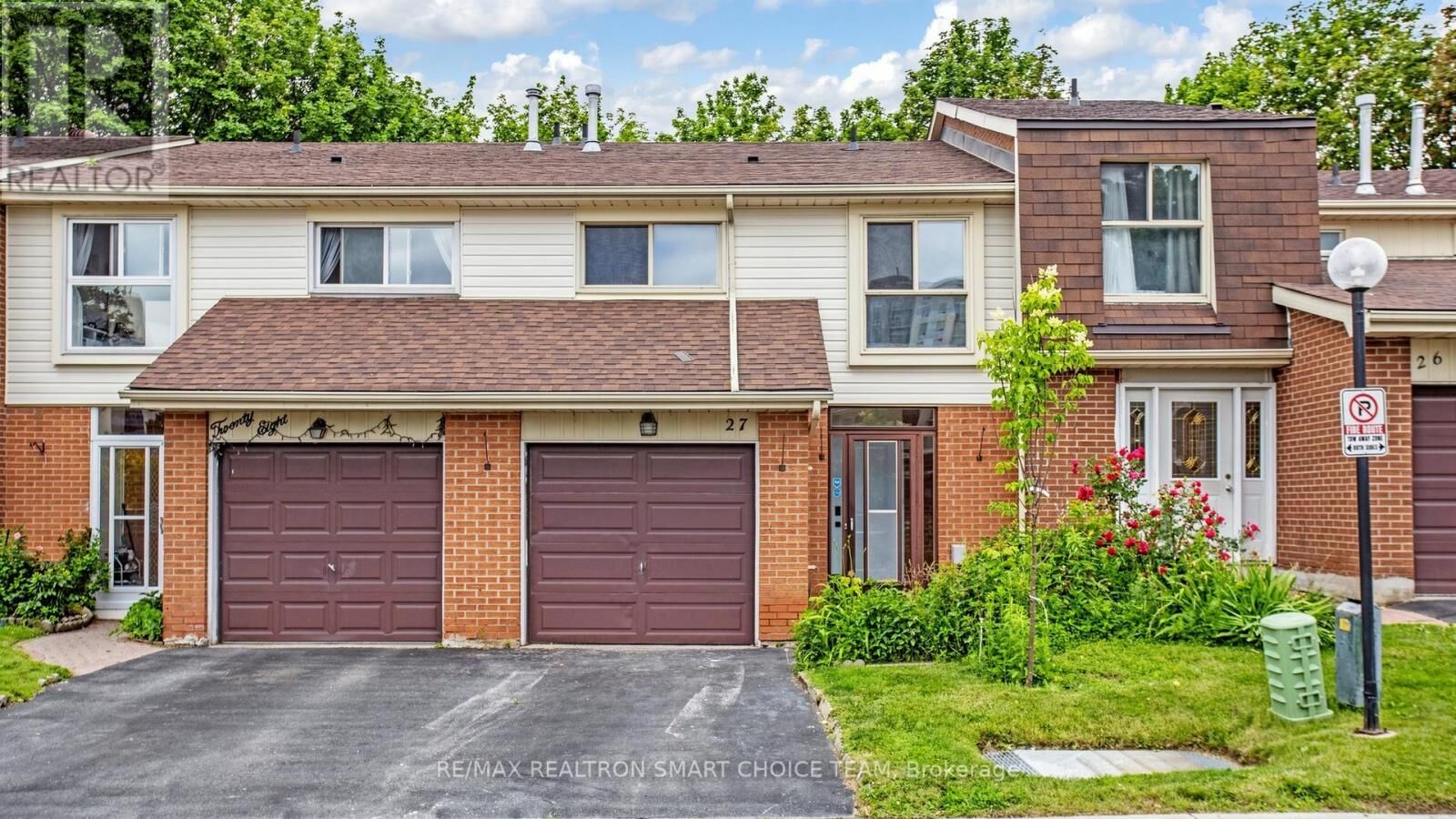 Property Photo: 40 Dundalk Drive 27 ON M1P 4S3