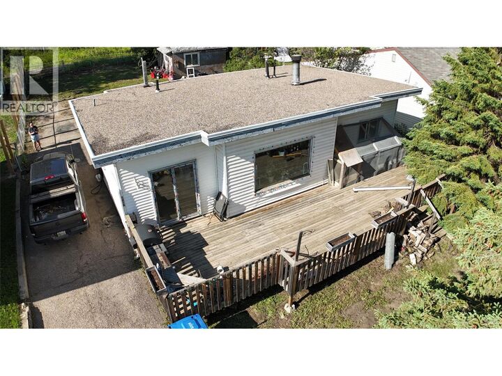 1416 94 Avenue — photo 1