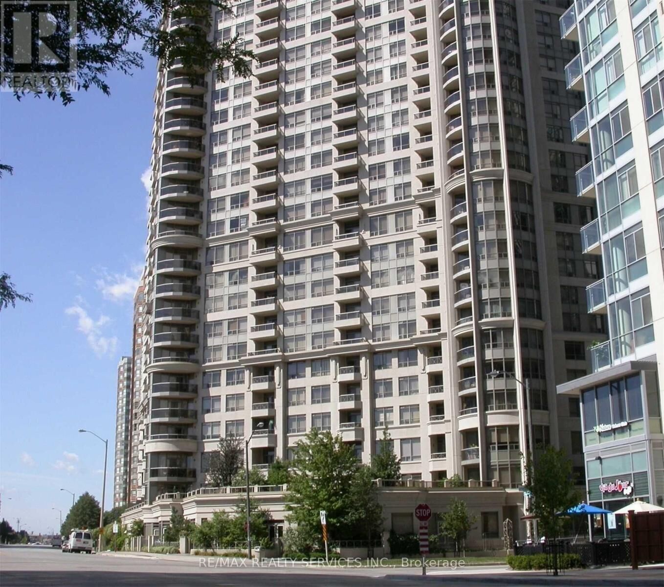 Property Photo:  3880 Duke Of York Boulevard 718  ON L5B 4M7 