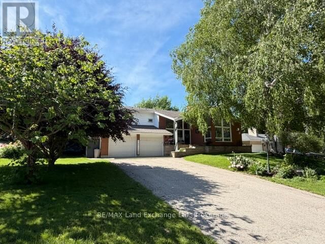 Property Photo:  320 Summit Drive  ON N0G 2W0 