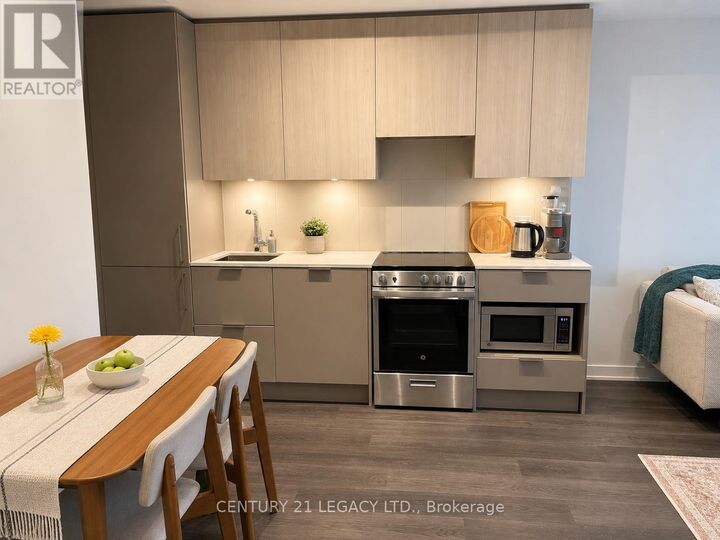 Property Photo: 3900 Confederation Parkway 3508 ON L5B 0M3