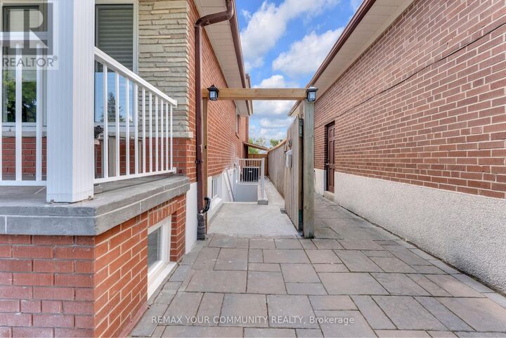Property Photo: 39 Veerland Drive Bsmt ON M6L 1R8