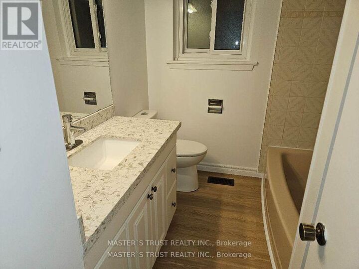 Property Photo:  69 Grove Park Crescent  ON M2J 2C7 