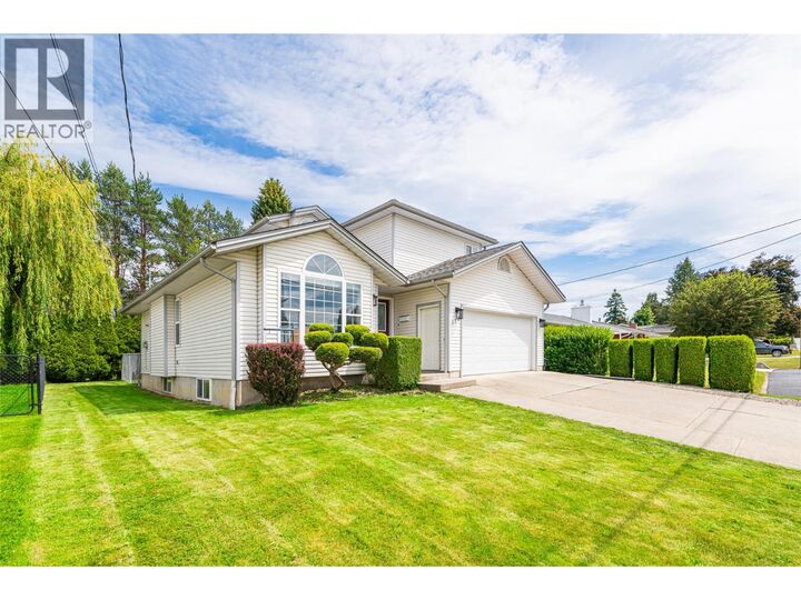 Property Photo: 516 25th Avenue South BC V0B 1G5