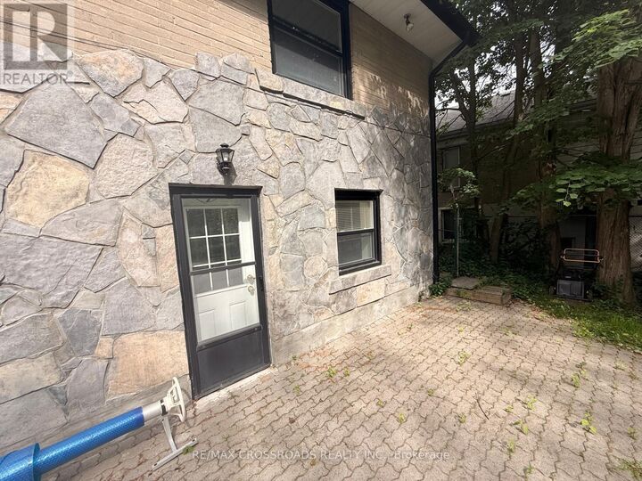 Property Photo: 23 Burnview Crescent ON M1H 1B4