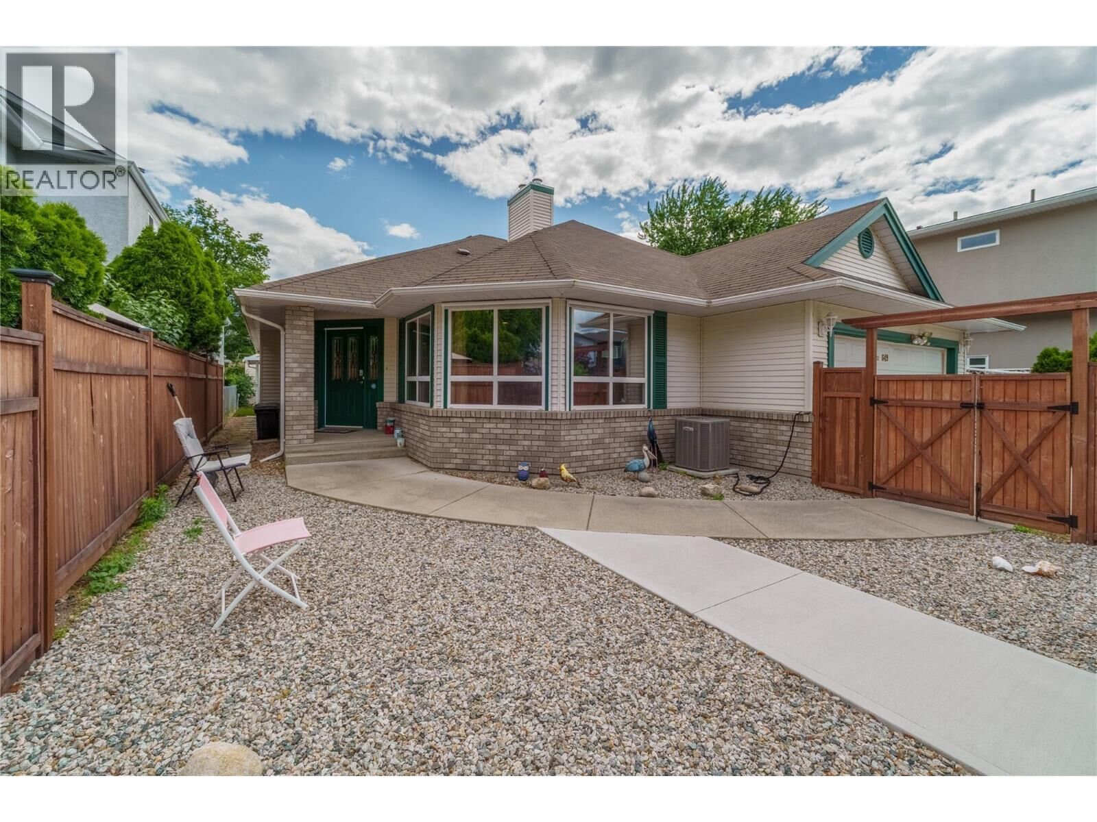 Property Photo: 649 Latimer Street 102 BC V2A 5R5