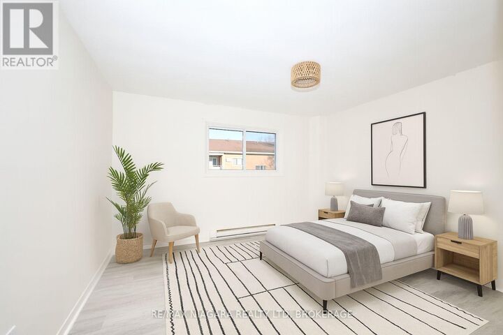 Property Photo:  141 Plymouth Road Unit 8  ON L3B 3C8 