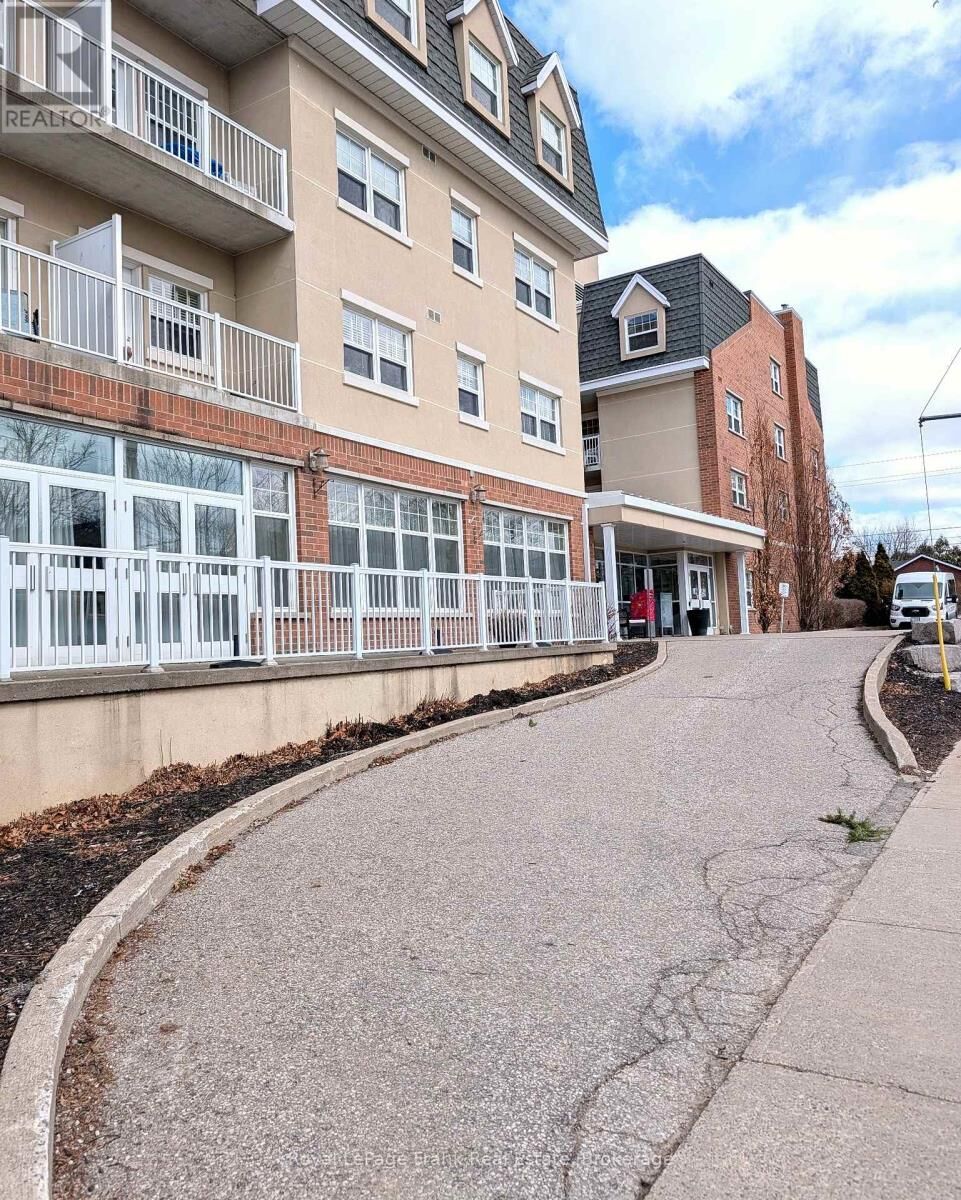 Property Photo:  240 Chapel Street 425  ON K9A 0E3 
