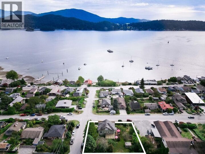 Property Photo: 589 Seaview Road BC V0N 1V9