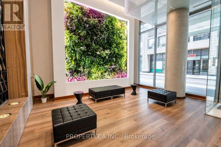 Property Photo:  8 Mercer Street 2611  ON M5V 0C4 