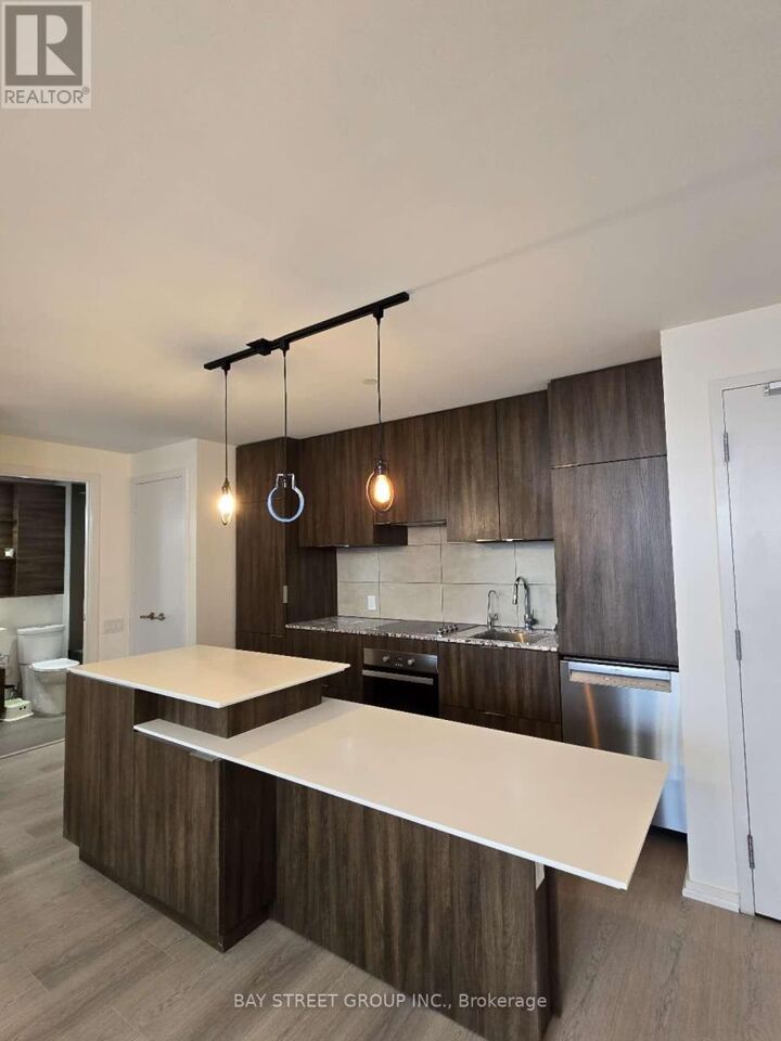Property Photo: 5 St Joesph Street 3111 ON M4Y 1Z3