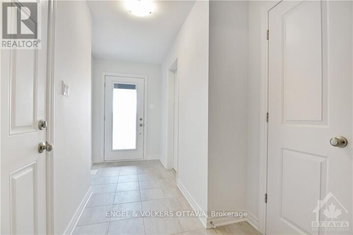 Property Photo: 18 Verglas Lane ON K1W 0P5